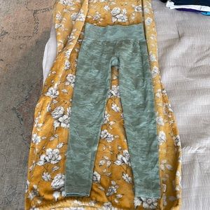 Gymshark seamless- scrunch booty legging